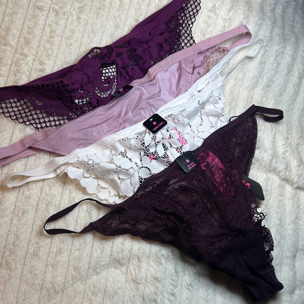 Cheeky panties NWT